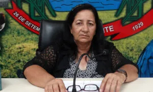 Leia mais sobre o artigo Ex-vice-prefeita de Rio Brilhante é denunciada por homofobia | vídeo