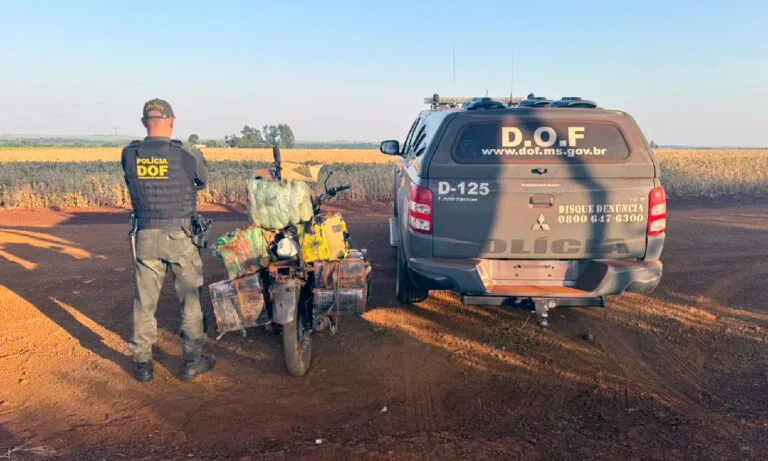 Motocicleta carregada com mais de 150 quilos de drogas é apreendida pelo DOF