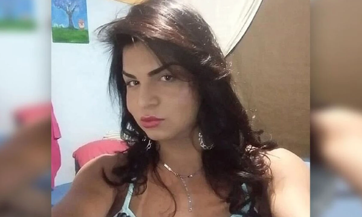 Travesti teve corpo incendiado