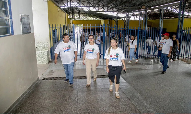 Prefeito avalia demandas estruturais de escola e UBS no bairro Aeroporto