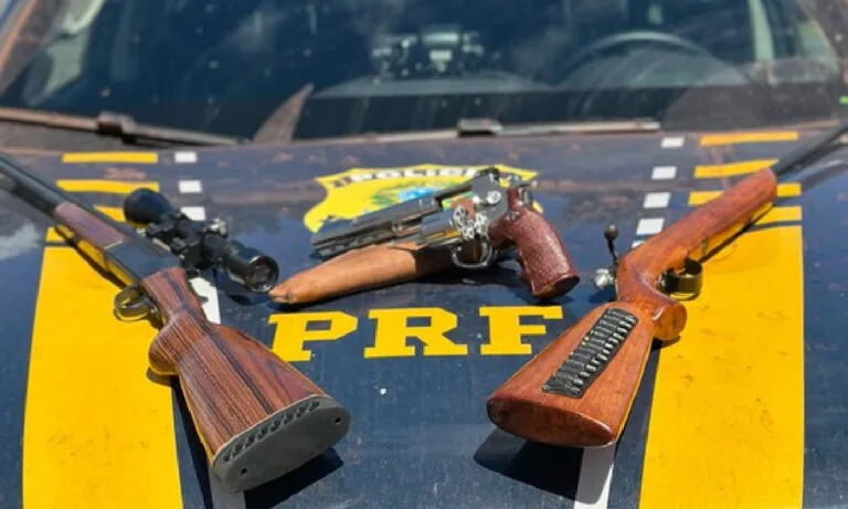 PRF apreende armas de fogo em Corumbá