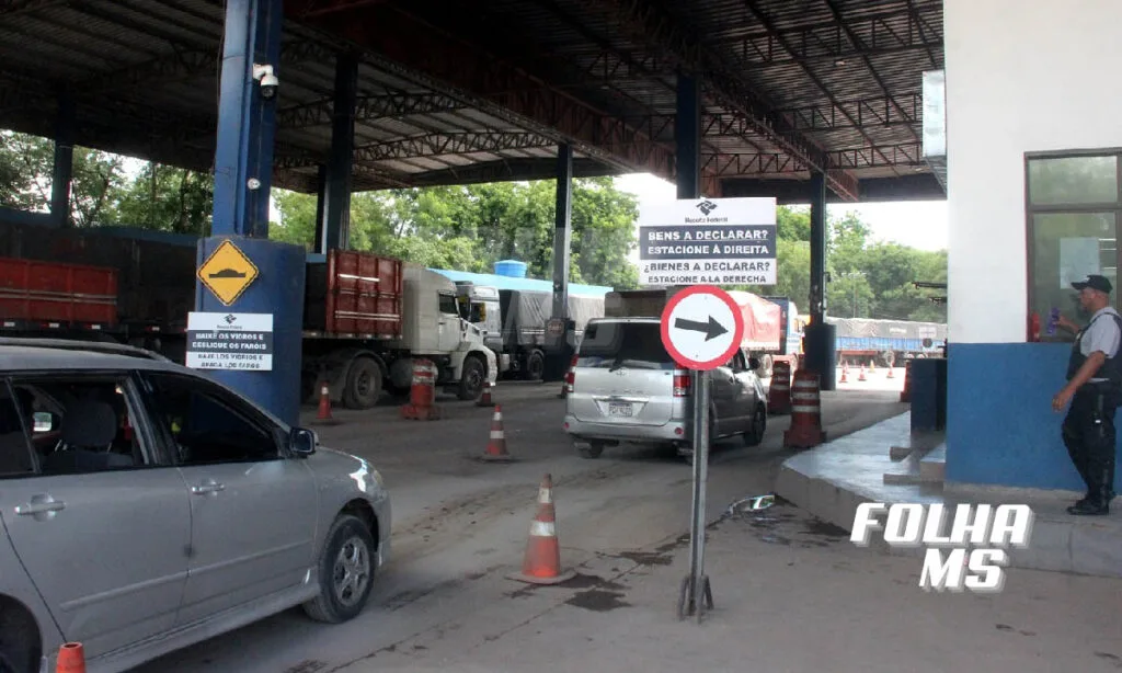 carretas fronteira2 Ponte entre Corumbá e Bolívia