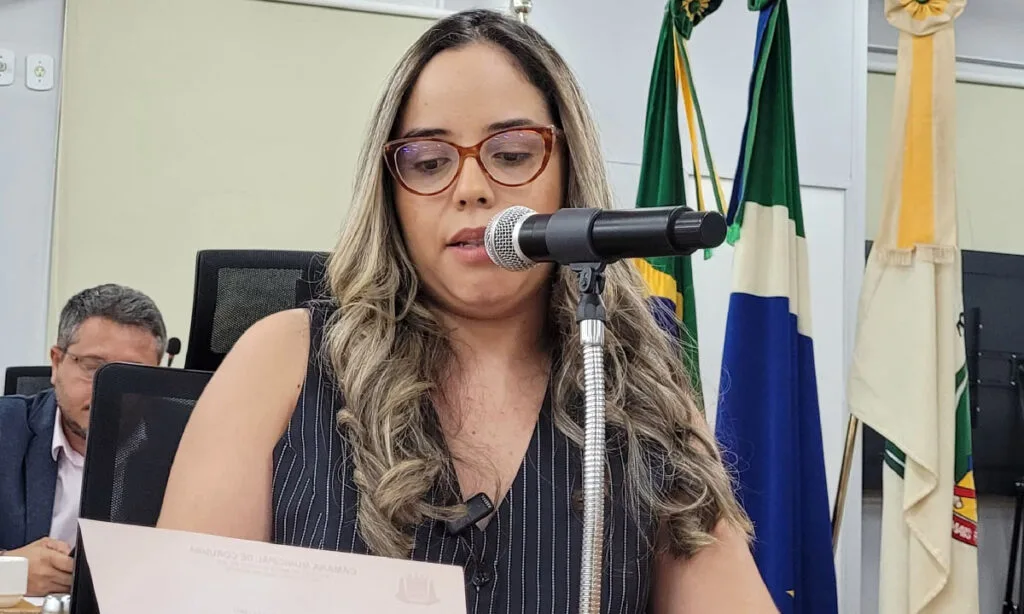 Vereadora Hanna cobrou informações sobre a reforma na escola municipal Pedro Paulo de Medeiros 