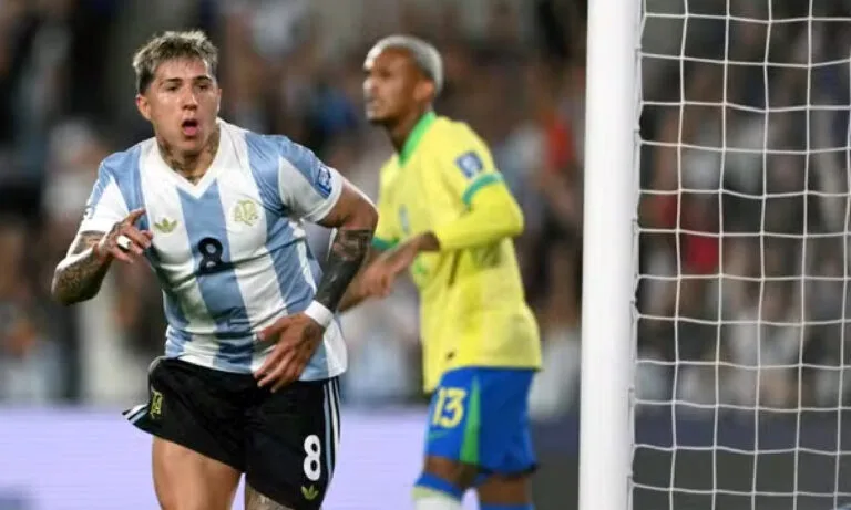 Seleção Argentina aplica goleada no Brasil e garante classificação para Copa do Mundo