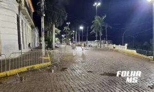 Leia mais sobre o artigo Carnaval de Corumbá: escolas desfilam sem avaliação após danos por chuva