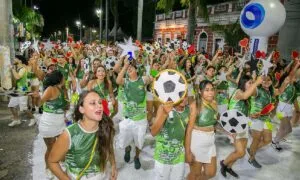 Leia mais sobre o artigo Blocos carnavalescos levam tradição e emoção à Passarela do Samba em Corumbá