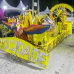 Mocidade Independente exalta a água como essência da vida em desfile