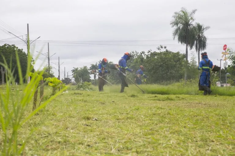 Campanha “Feliz Cidade” avança com serviços em quatro regiões de Corumbá