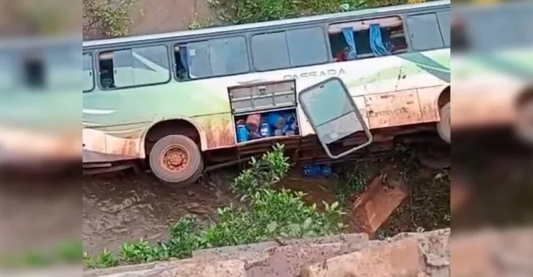 Ônibus com trabalhadores despenca de ponte e deixa ao menos 40 feridos em MS
