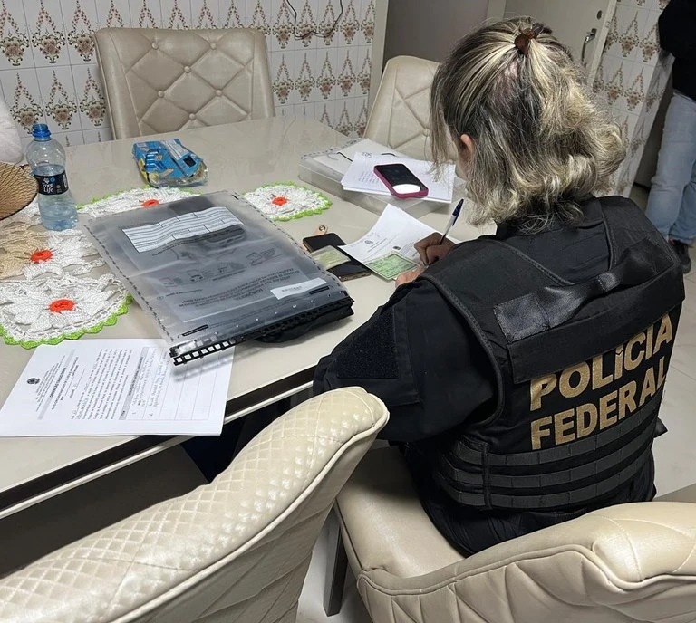 Leia mais sobre o artigo Polícia Federal combate tráfico internacional de drogas em operação nacional