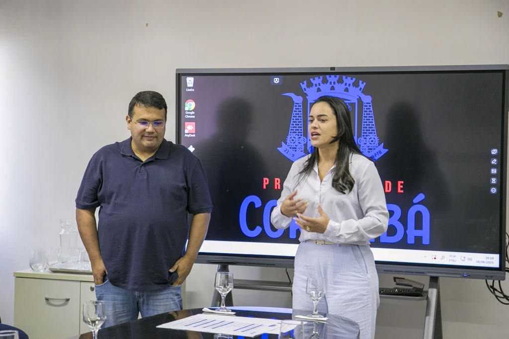 Prefeito detalha plano de infraestrutura com investimentos de R$ 140 milhões 2 Fotos Ayrton Benites Reuniao Azambuja Vereadores 12