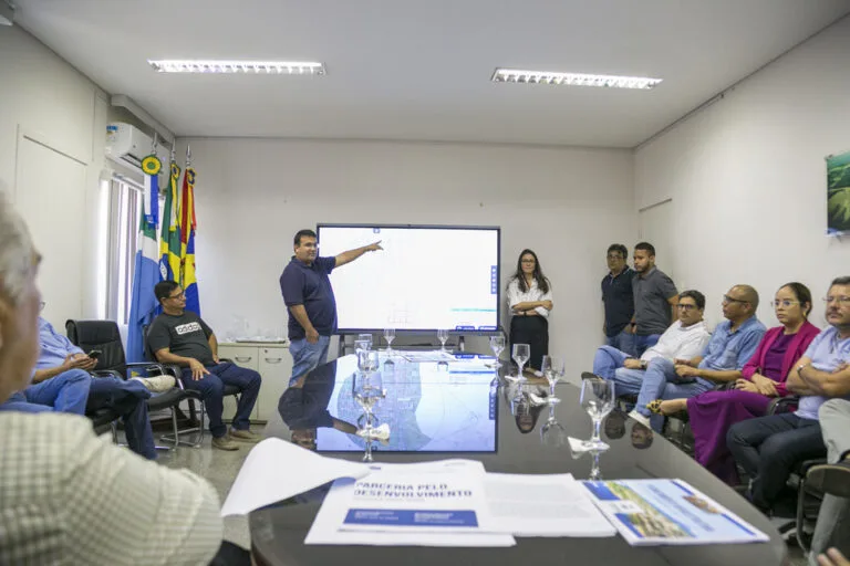 Prefeito detalha plano de infraestrutura com investimentos de R$ 140 milhões