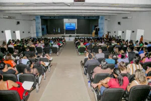 Leia mais sobre o artigo Rede Municipal de Corumbá inicia segundo semestre com entrega de kits escolares e formação para servidores