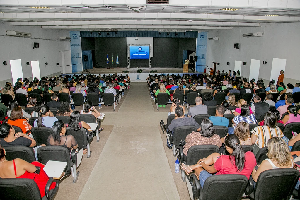 No momento, você está visualizando Rede Municipal de Corumbá inicia segundo semestre com entrega de kits escolares e formação para servidores