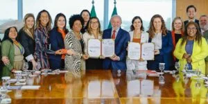 Leia mais sobre o artigo Lula sanciona cota de 30% para mulheres em conselhos de estatais