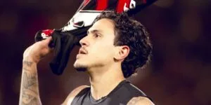 Leia mais sobre o artigo Pedro sai do banco e garante vitória do Flamengo sobre Fluminense