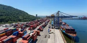 Leia mais sobre o artigo Tarifa de 50% sobre exportações brasileiras aos EUA entra em vigor nesta quarta-feira