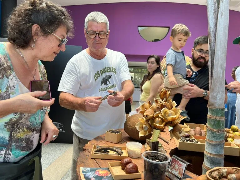 Bioparque Pantanal celebra 3 anos com exposição que resgata memórias afetivas por meio de sementes e frutos do Cerrado 3 WhatsApp Image 2025 07 09 at 15.55.21 1 768x576 1