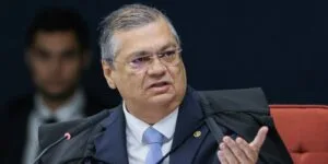 Leia mais sobre o artigo Dino manda PF investigar emendas parlamentares que somam R$ 694 mi