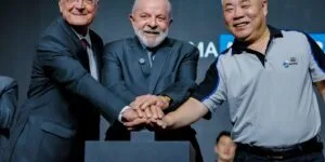 Leia mais sobre o artigo Em inauguração de montadora, Lula defende relação comercial com China