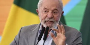 Leia mais sobre o artigo Lula quer decisão conjunta do Brics sobre tarifas dos Estados Unidos