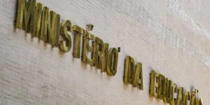 Leia mais sobre o artigo MEC lança curso de 180 horas para professores do ensino médio público