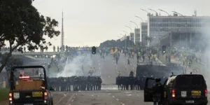 Leia mais sobre o artigo STF responsabilizou 1.190 pessoas por atos antidemocráticos de 2023