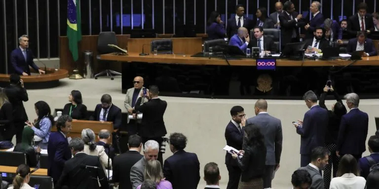 Aprovada urgência de PL que libera R$ 1,5 bi para saúde e educação