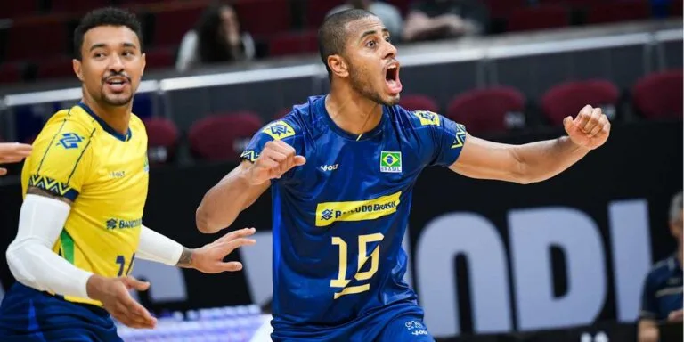 Brasil volta a vencer no Mundial e se garante nas oitavas de final