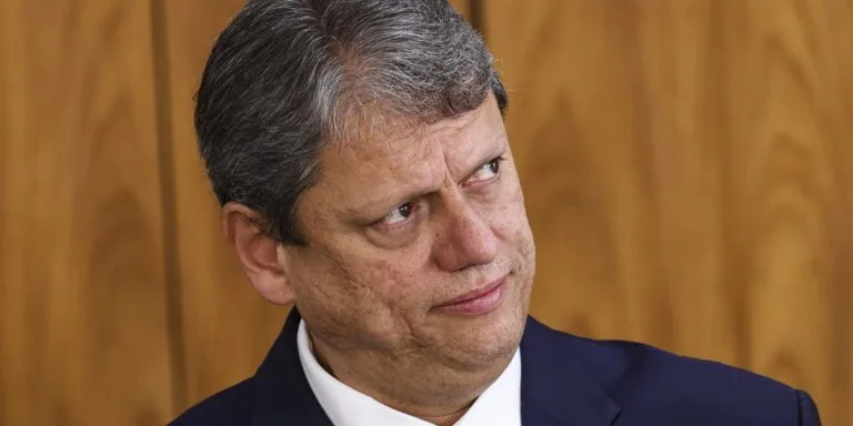 Deputado pede inquérito contra Tarcísio após falas contra STF