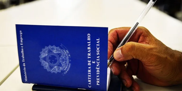 Mato Grosso do Sul registrou 1.379 empregos formais em setembro, segundo pior saldo de 2025. Construção civil liderou contratações, mas serviços e agropecuária fecharam no vermelho.