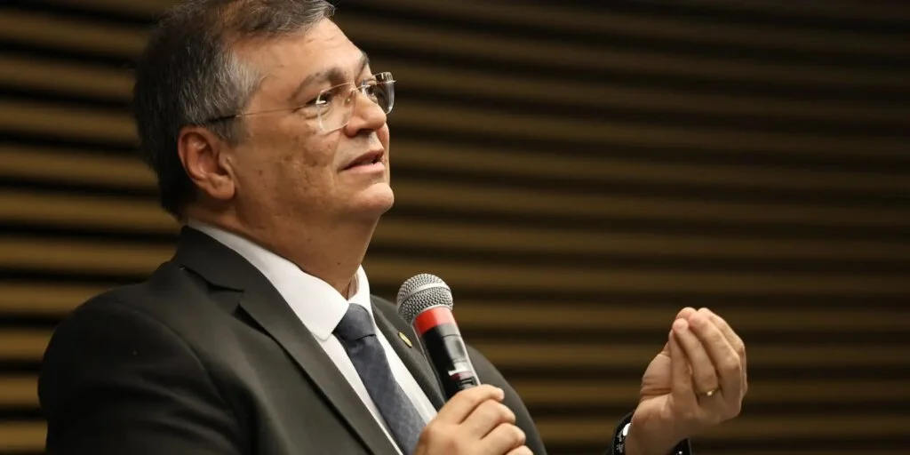 Dino determina que PF investigue conduta de Bolsonaro durante pandemia Bolsonaro