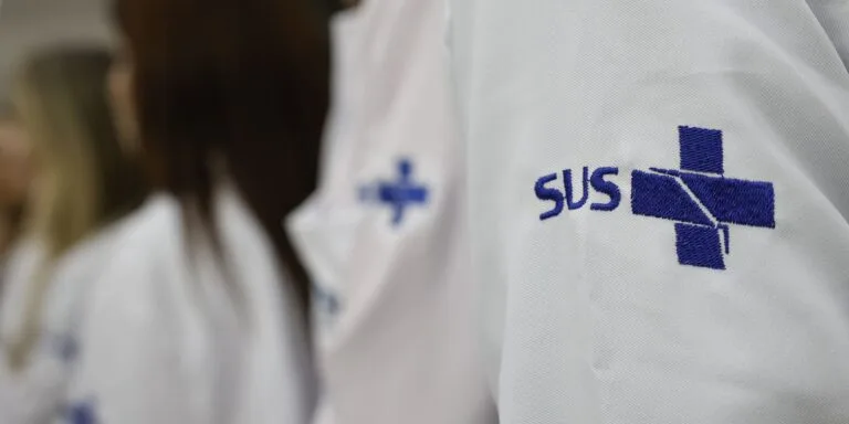 Lula sanciona lei que cria programa para ampliar atendimento de especialistas no SUS