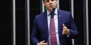 Leia mais sobre o artigo Moraes autoriza Bolsonaro a receber visita de relator da anistia