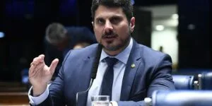 Leia mais sobre o artigo Senado oficializa afastamento de Marcos do Val por 115 dias