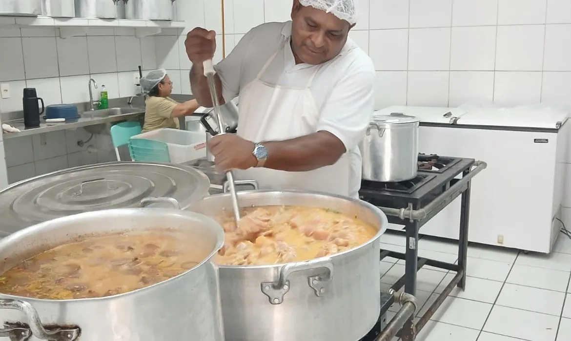 No momento, você está visualizando Brasil é referência na alimentação escolar, diz especialista