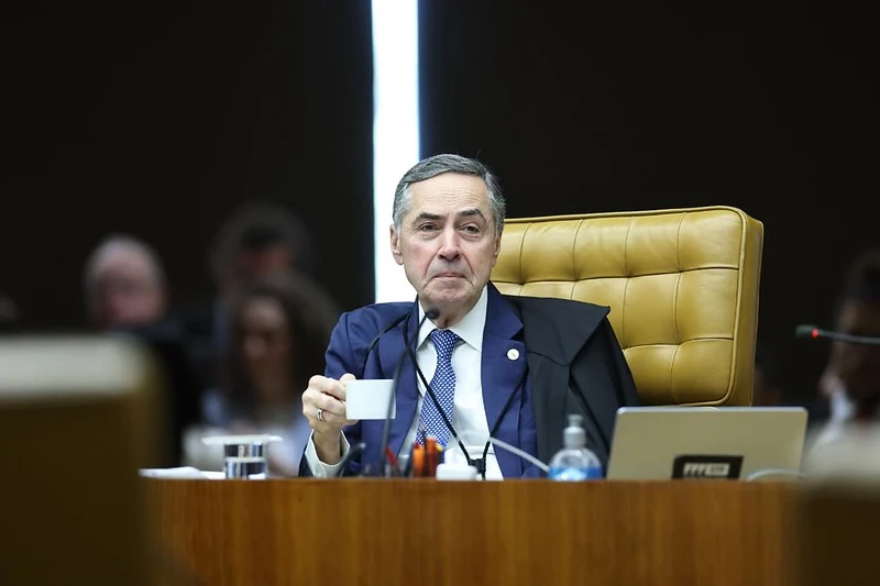 Leia mais sobre o artigo Ministro Luís Roberto Barroso anuncia aposentadoria do STF após 12 anos de atuação