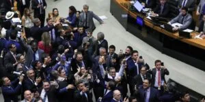 Câmara aprova retirada da MP do IOF da pauta; texto caduca 5 Leia mais sobre o artigo Câmara aprova retirada da MP do IOF da pauta; texto caduca