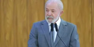 Em Roma, Lula defende que pobres sejam colocados no orçamento 5 Leia mais sobre o artigo Em Roma, Lula defende que pobres sejam colocados no orçamento