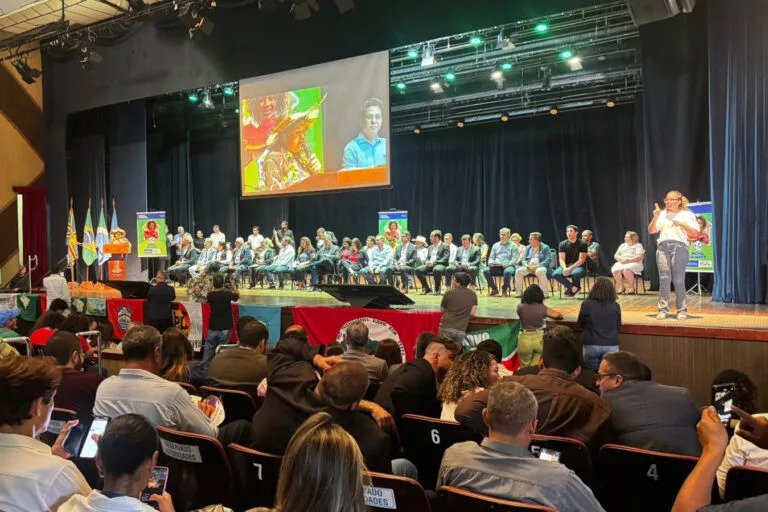 Ministério da Gestão regulariza uso do Centro de Convenções e do CAIC em Corumbá