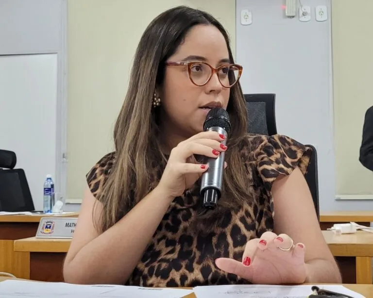 Vereadora Hanna solicita pavimentação de alamedas em bairros de Corumbá