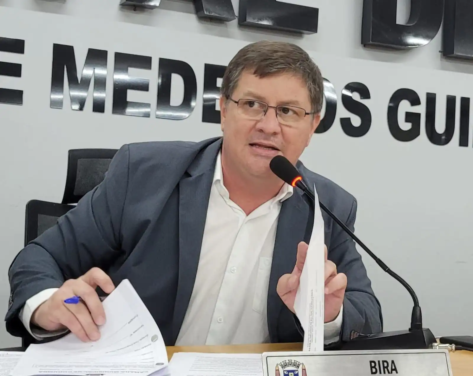 Leia mais sobre o artigo Bira propõe painéis solares em praças e escolas da Reme para evitar escuridão