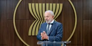 Lula quer discutir com Trump punição dada a ministros do STF 3 Leia mais sobre o artigo Lula quer discutir com Trump punição dada a ministros do STF