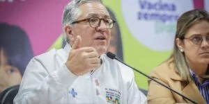 Leia mais sobre o artigo Ministro faz apelo por atualização da caderneta vacinal das crianças