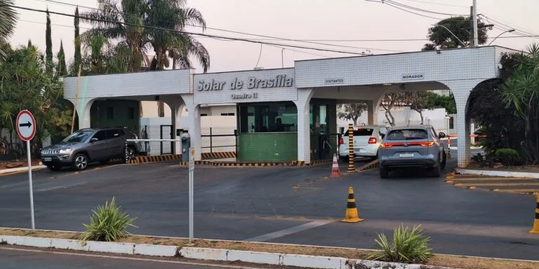 Moraes autoriza Bolsonaro a comemorar aniversário da filha em casa