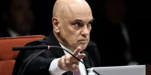 Leia mais sobre o artigo Moraes pede que defesa de Collor explique desligamento de tornozeleira