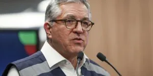 Leia mais sobre o artigo Padilha: antídoto contra metanol está garantido em toda rede de saúde