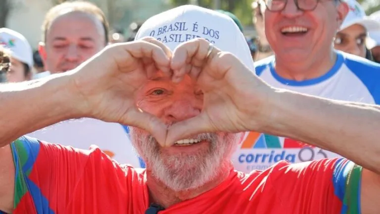 Atlas/Bloomberg: Lula ganha em todos os cenários de 1º e 2º turnos