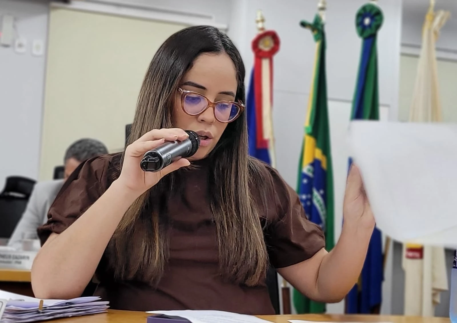 Leia mais sobre o artigo Hanna cobra limpeza de galeria na Avenida Gaturama e pede iluminação em ruas do Maria Leite