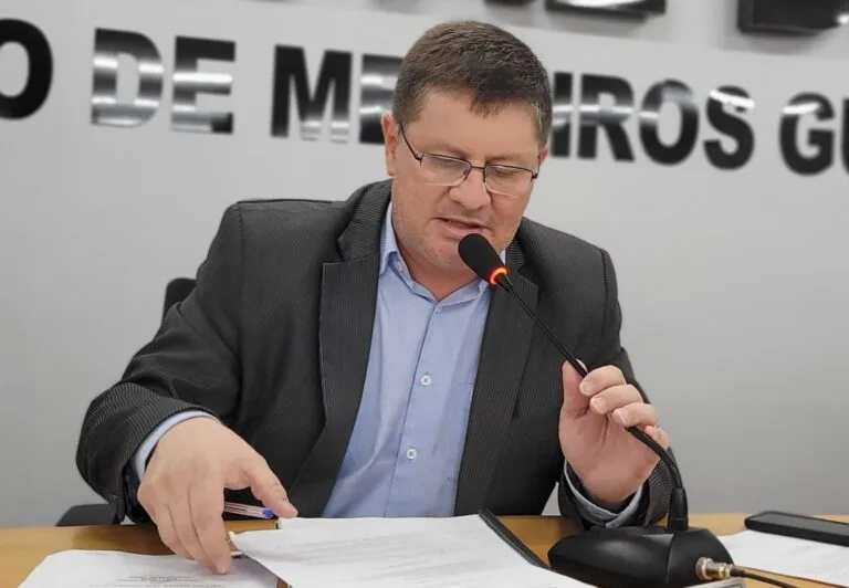 Bira pede retirada de faixa amarela para ampliar estacionamento no centro